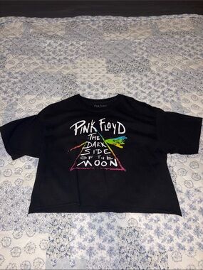 Pink Floyd T shirt- cropped- large